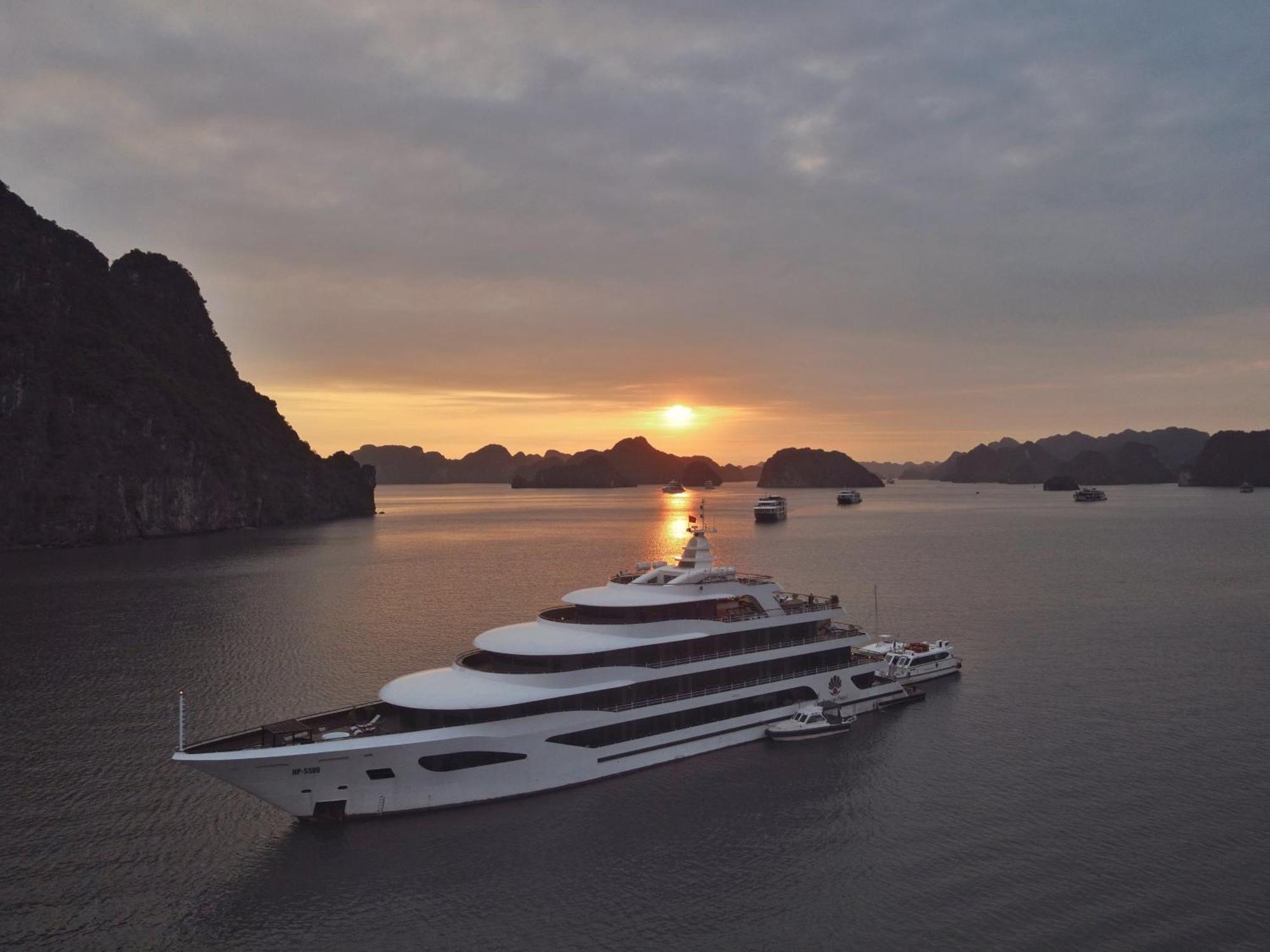 Отель Scarlet Pearl Cruises - Wonder On Lan Ha Bay Халонг Экстерьер фото